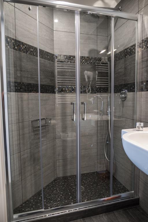 Отель Bed Milano Linate Номер фото