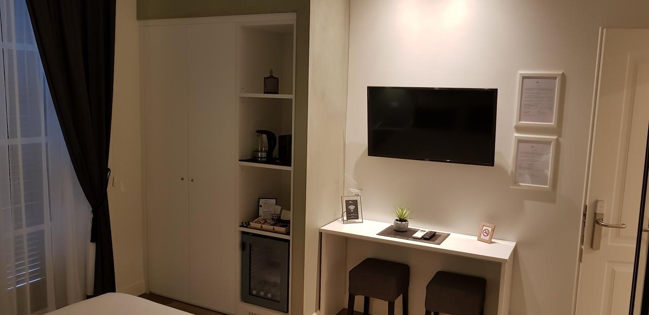 Отель Bed Milano Linate Экстерьер фото
